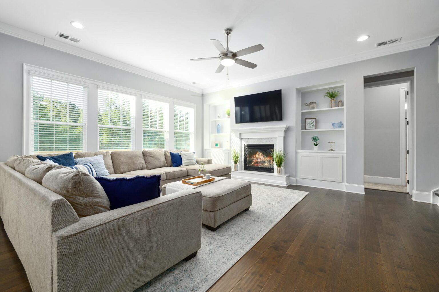 Salerno-Clean-Services_Livingroom-01_pexels-curtis-adams-1694007-8583743